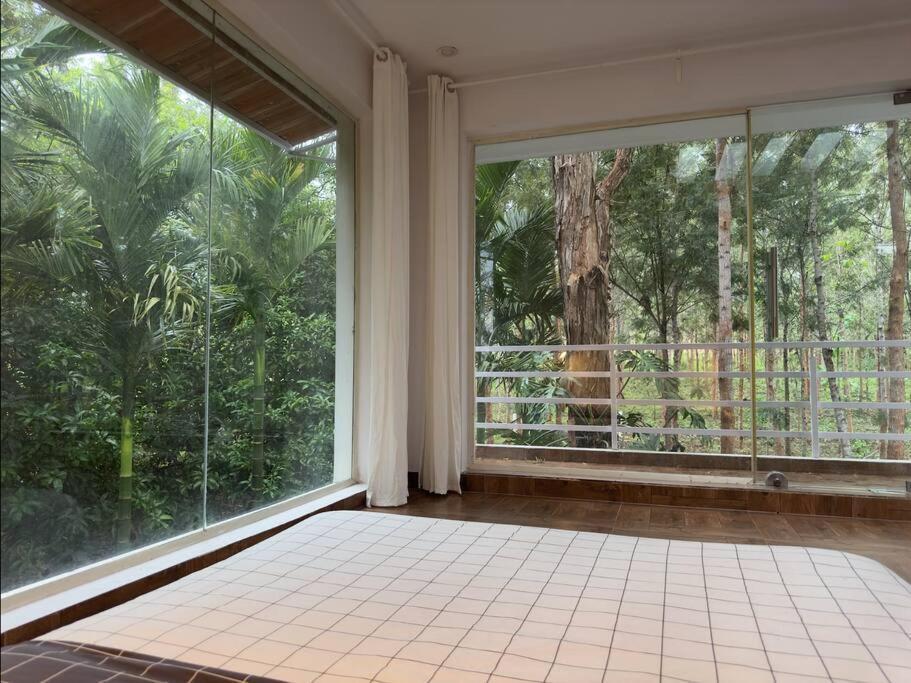 Serenity Farm Stay Hampāpura Exteriör bild